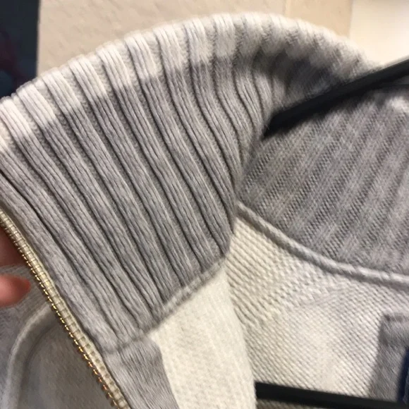 Men’s American Eagle Outfitters 100% cotton cream and grey 1/4 zip sweater - Picture 2 of 8